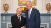 Tổng bí thư Nguyễn Phú Trọng gặp ông Joe Biden, khi còn là phó tổng thống Mỹ, tại Washington hồi tháng 7/2015. Ông Trọng, giờ đây kiêm nhiệm chủ tịch nước, và Thủ tướng Nguyễn Xuân Phúc, đã gửi lời chúc mừng tới ông Biden, người vừa đắc cử tổng thống Mỹ.